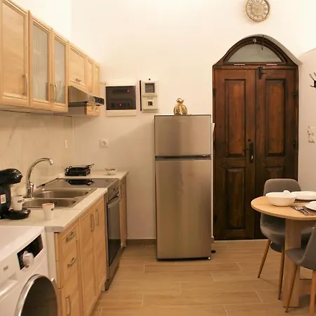 בית נופש Evangelia's Little House *